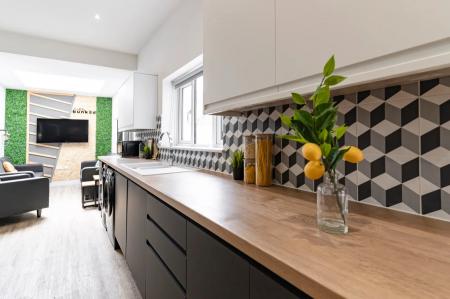7 bedroom Terraced House to let in Manners Road, Southsea, Portsmouth, PO4