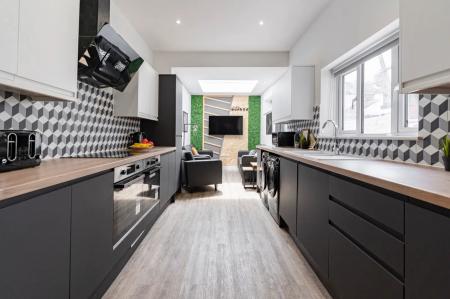 7 bedroom Terraced House to let in Manners Road, Southsea, Portsmouth, PO4