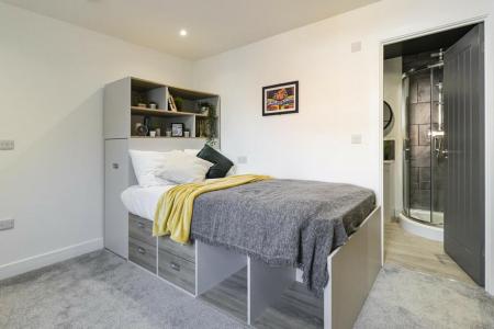 8 bedroom House share to let in Montgomerie Road, Southsea, Portsmouth, PO5