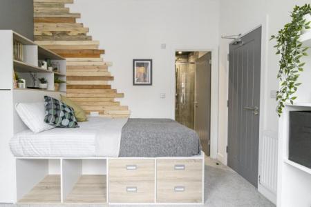 8 bedroom House share to let in Montgomerie Road, Southsea, Portsmouth, PO5
