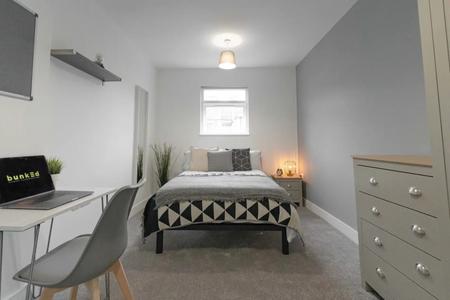 7 bedroom House share to let in Margate Road, Southsea, Portsmouth, PO5