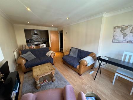 2 bedroom Flat to let in Elm Grove, Southsea, Portsmouth, PO5