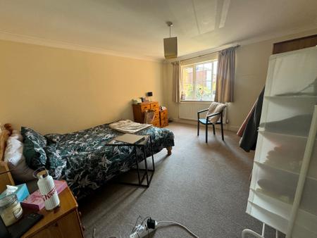 2 bedroom Flat to let in Elm Grove, Southsea, Portsmouth, PO5