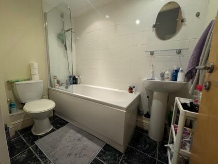 2 bedroom Flat to let in Elm Grove, Southsea, Portsmouth, PO5