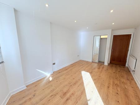 2 bedroom Flat for sale in Clarence Parade, Southsea, Portsmouth, PO5