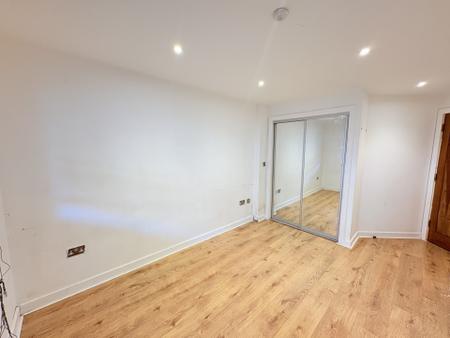 2 bedroom Flat for sale in Clarence Parade, Southsea, Portsmouth, PO5