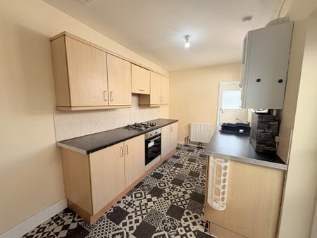 2 bedroom Terraced House to let in Newcome Road, Portsmouth, PO1