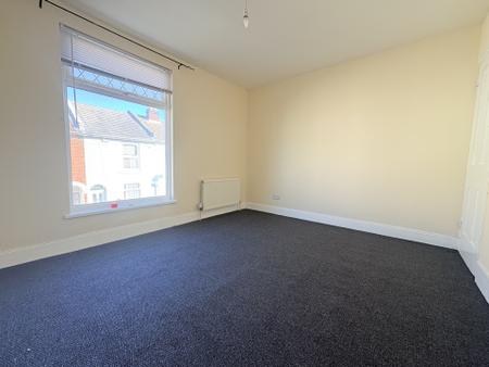 2 bedroom Terraced House to let in Newcome Road, Portsmouth, PO1