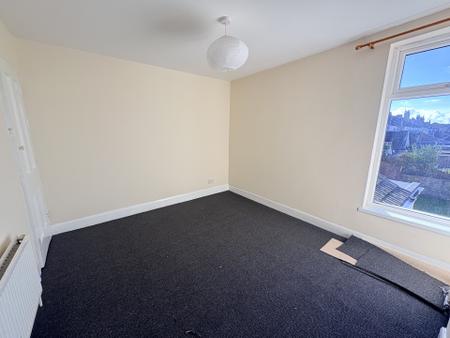 2 bedroom Terraced House to let in Newcome Road, Portsmouth, PO1