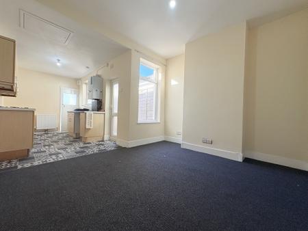 2 bedroom Terraced House to let in Newcome Road, Portsmouth, PO1
