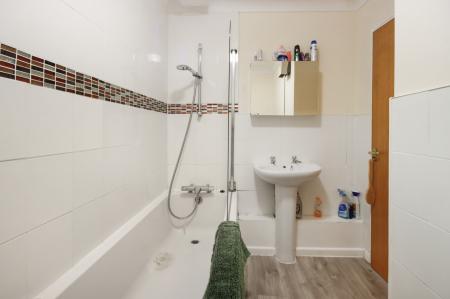 1 bedroom Flat for sale in Molyneux Park Road, Tunbridge Wells, TN4