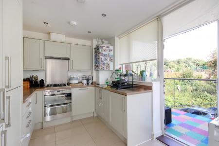 2 bedroom Flat for sale in Spring Walk, Tunbridge Wells, TN4