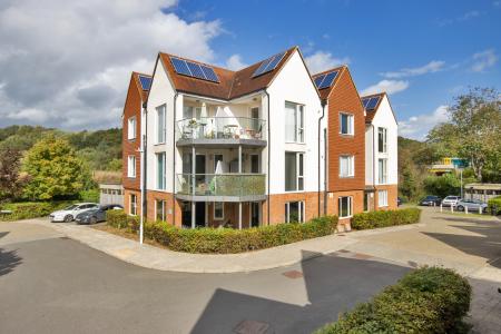 2 bedroom Flat for sale in Spring Walk, Tunbridge Wells, TN4
