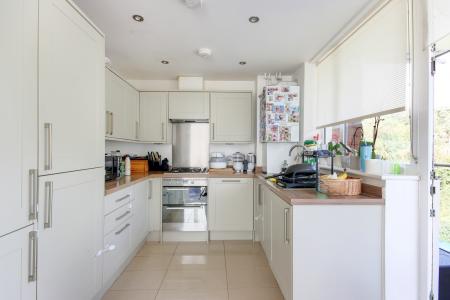 2 bedroom Flat for sale in Spring Walk, Tunbridge Wells, TN4