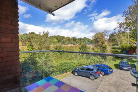 2 bedroom Flat for sale in Spring Walk, Tunbridge Wells, TN4
