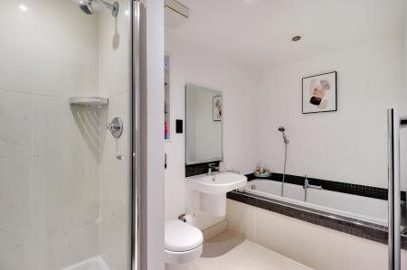 2 bedroom Apartment for sale in Marnock House, Kingswood Road, Tunbridge Wells, TN2