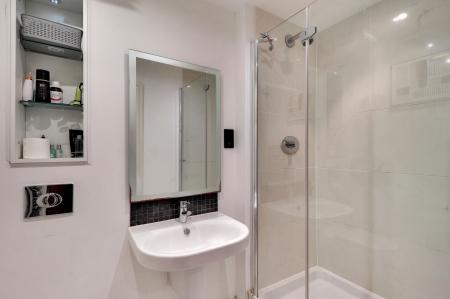 2 bedroom Apartment for sale in Marnock House, Kingswood Road, Tunbridge Wells, TN2