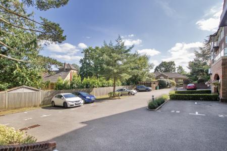 2 bedroom Apartment for sale in Marnock House, Kingswood Road, Tunbridge Wells, TN2