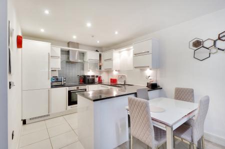 2 bedroom Apartment for sale in Marnock House, Kingswood Road, Tunbridge Wells, TN2