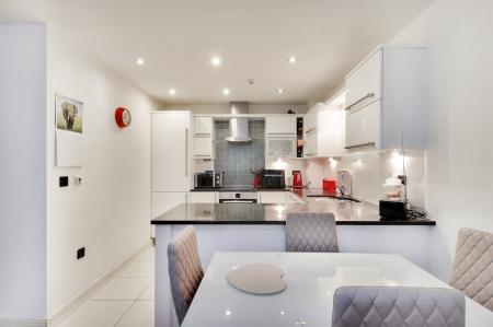 2 bedroom Apartment for sale in Marnock House, Kingswood Road, Tunbridge Wells, TN2