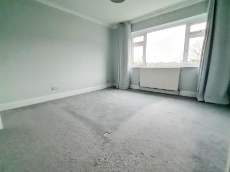 3 bedroom Semi-detached house to let in Chieveley Drive, Tunbridge Wells, TN2