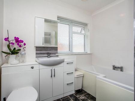 3 bedroom Semi-detached house to let in Chieveley Drive, Tunbridge Wells, TN2