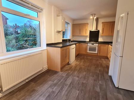 3 bedroom Semi-detached house to let in Chieveley Drive, Tunbridge Wells, TN2