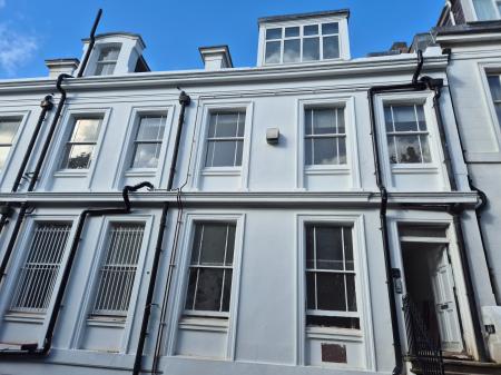3 bedroom Flat to let in Mount Pleasant Avenue, Tunbridge Wells, TN1