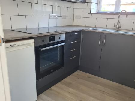 2 bedroom Flat to let in Grove Hill Road, Tunbridge Wells, TN1