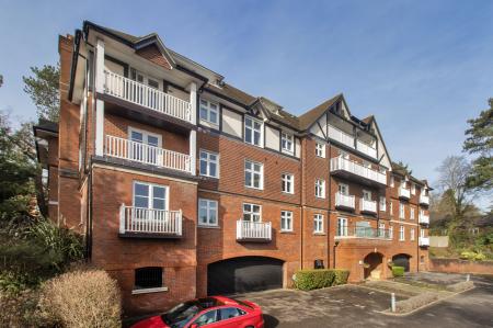 2 bedroom Flat for sale in Kingswood Road, Tunbridge Wells, TN2