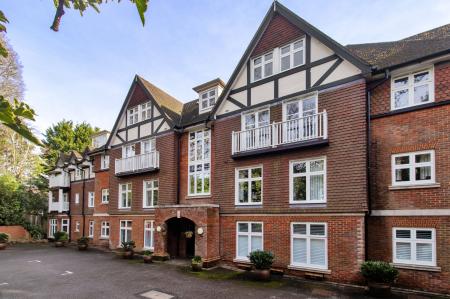 2 bedroom Flat for sale in Kingswood Road, Tunbridge Wells, TN2
