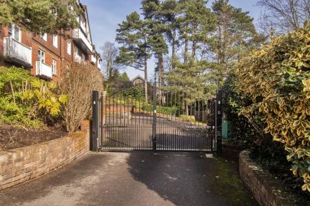 2 bedroom Flat for sale in Kingswood Road, Tunbridge Wells, TN2