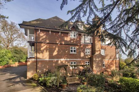 2 bedroom Flat for sale in Kingswood Road, Tunbridge Wells, TN2