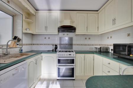 3 bedroom Semi-detached house for sale in Maryland Road, Tunbridge Wells, TN2