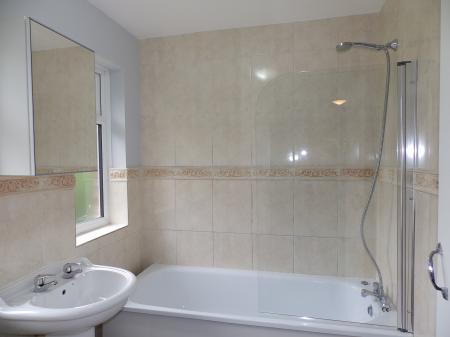 3 bedroom Detached house to let in Camden Park, Tunbridge Wells, TN2