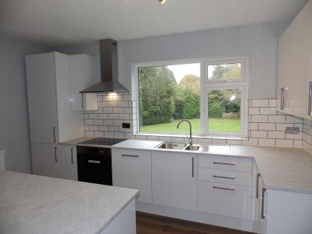 3 bedroom Detached house to let in Camden Park, Tunbridge Wells, TN2