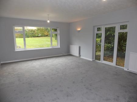 3 bedroom Detached house to let in Camden Park, Tunbridge Wells, TN2