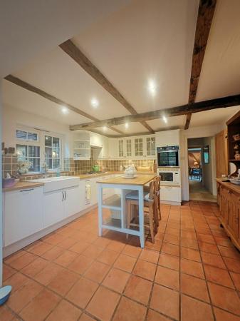 5 bedroom Detached house to let in Fir Toll Road, Mayfield, TN20