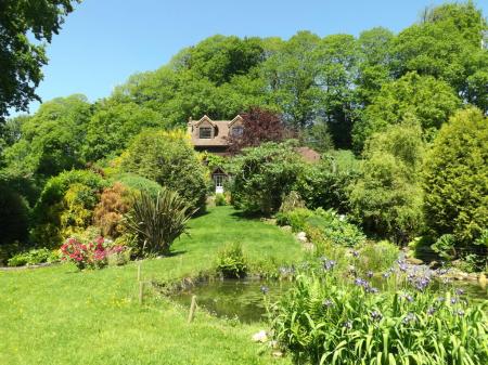 5 bedroom Detached house to let in Fir Toll Road, Mayfield, TN20