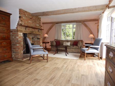 5 bedroom Detached house to let in Fir Toll Road, Mayfield, TN20