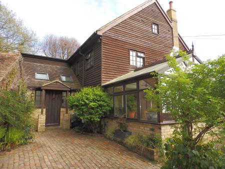 5 bedroom Detached house to let in Fir Toll Road, Mayfield, TN20