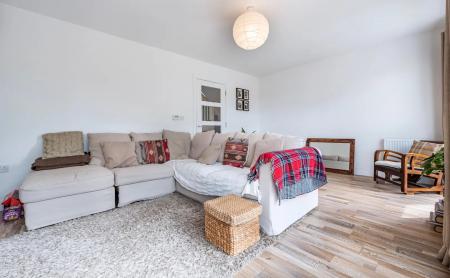 4 bedroom Semi-detached house to let in Grove Place, Tunbridge Wells, TN2