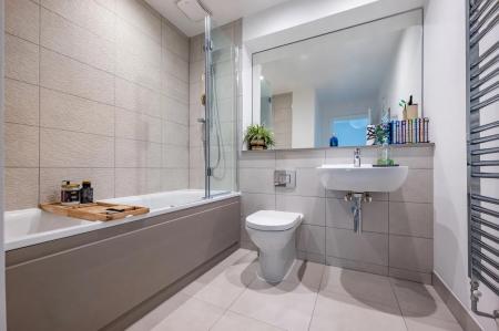 4 bedroom Semi-detached house to let in Grove Place, Tunbridge Wells, TN2