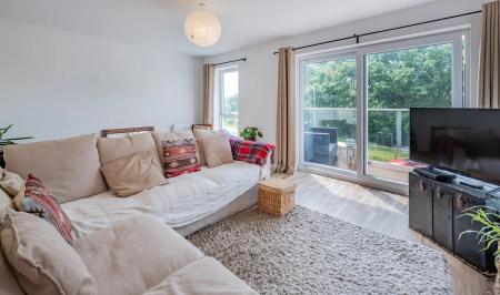 4 bedroom Semi-detached house to let in Grove Place, Tunbridge Wells, TN2