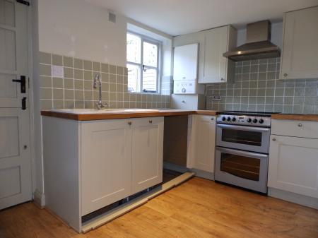 2 bedroom Terraced House to let in High Street, Ticehurst, TN5
