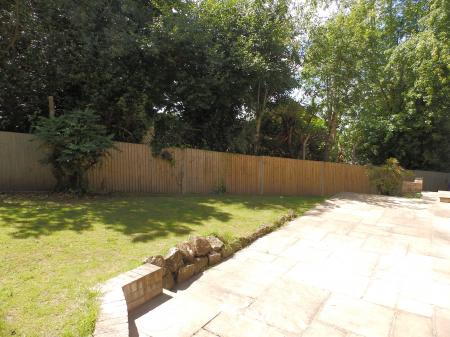 4 bedroom Detached house to let in Broad Oak Close, Tunbridge Wells, TN2