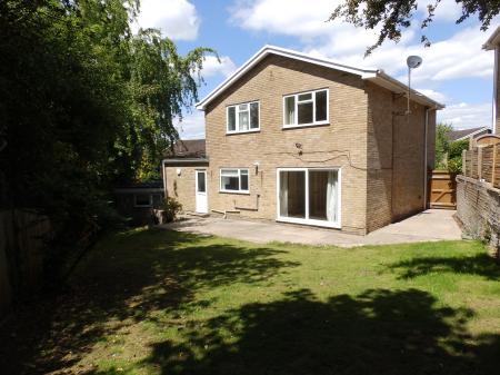 4 bedroom Detached house to let in Broad Oak Close, Tunbridge Wells, TN2