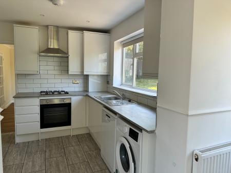 4 bedroom Detached house to let in Broad Oak Close, Tunbridge Wells, TN2
