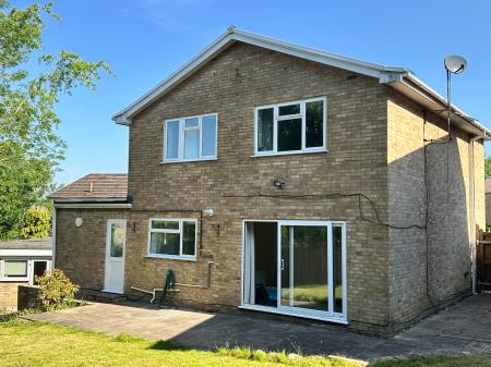 4 bedroom Detached house to let in Broad Oak Close, Tunbridge Wells, TN2