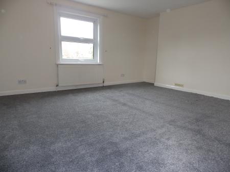 3 bedroom Flat to let in Hastings Road, Pembury, TN2